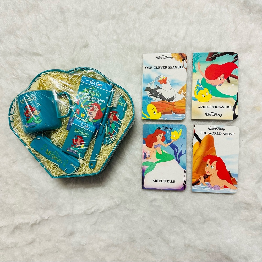 Disney The Little Mermaid Kids Gift Set and Little Library Teal & Red Accents